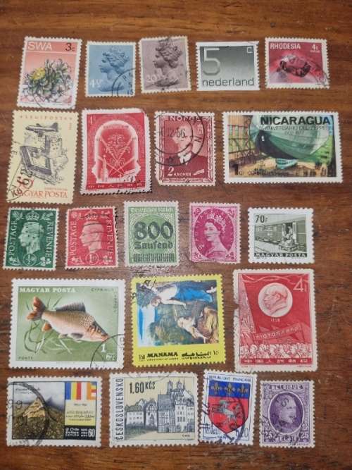 21 x International stamps