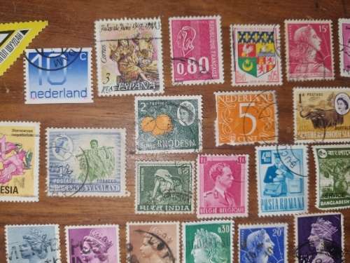 51 x International stamps