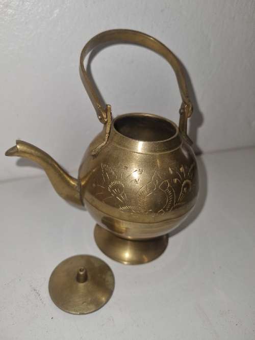 Brass Miniature Kettle with lid - Height - 16cm