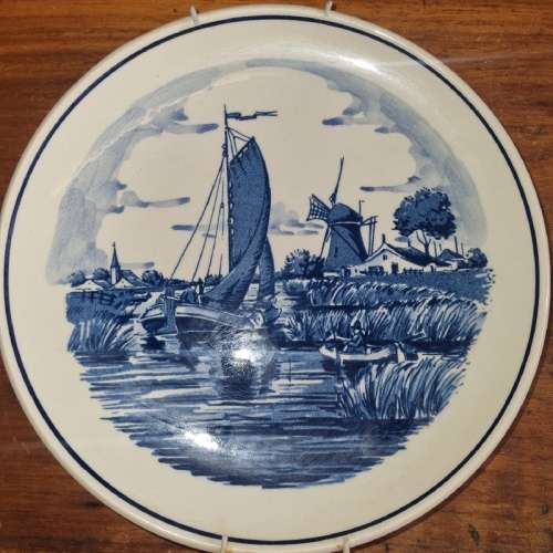 Blauw Delfts Roayl Distel Handpainted Wall hanging plate - 20cm Diameter - Made in Holland