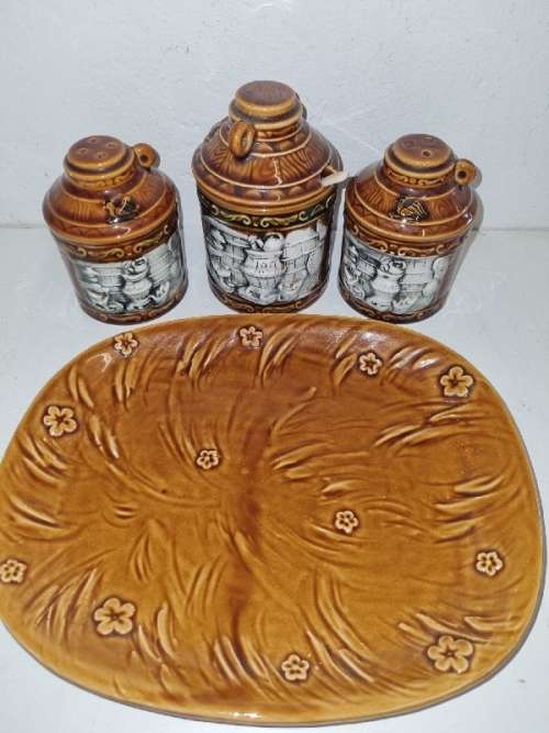 Beautiful Vintage Condiment set - Made in Japan - Salt & Pepper, tray, etc.