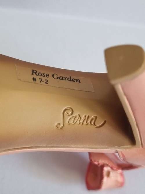 Beautiful Miniature Ornamental Shoe - Sarna - Rose Garden - Beautiful detail!!