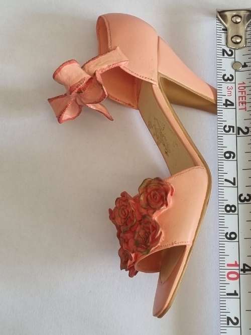 Beautiful Miniature Ornamental Shoe - Sarna - Rose Garden - Beautiful detail!!