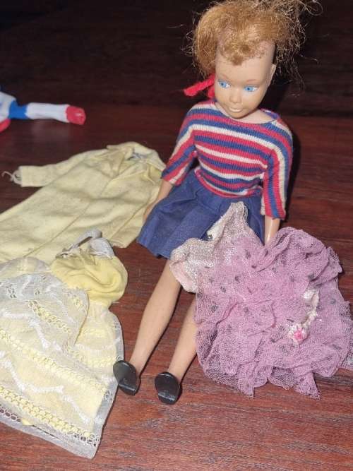Vintage Original 1963 Barbie Skipper Doll - Mattel Inc. with extra clothes and shoes