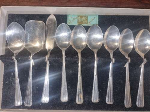 Beautiful 9 Piece EPNS Teaspoon set - See pictures