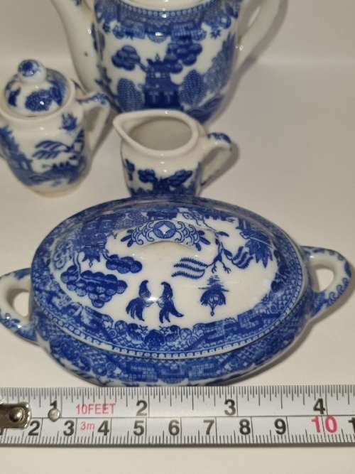 Beautiful 4 Piece Miniature Delft Set - No stamps - See pictures