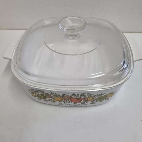 Corningware 2L dish with lid - Corning Ware
