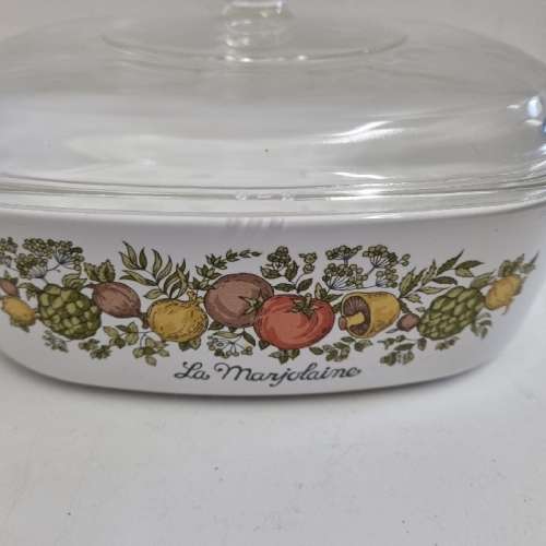 Corningware 2L dish with lid - Corning Ware