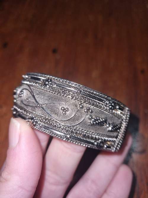Beautiful Bracelet / Bangle