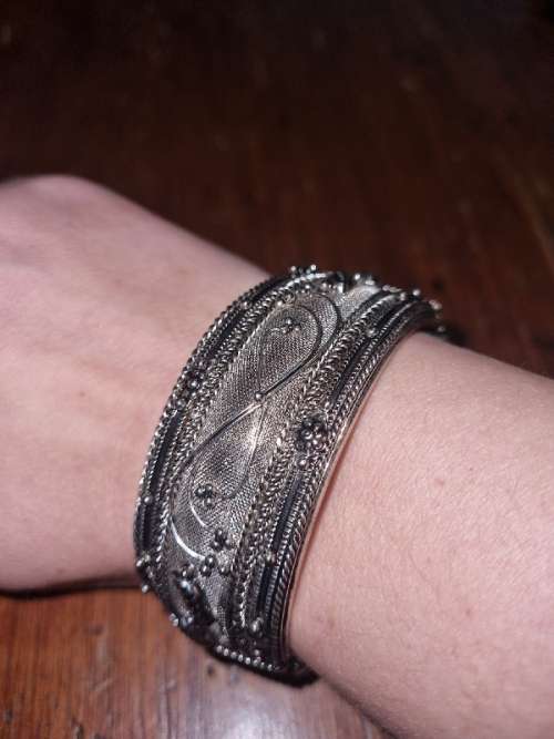 Beautiful Bracelet / Bangle