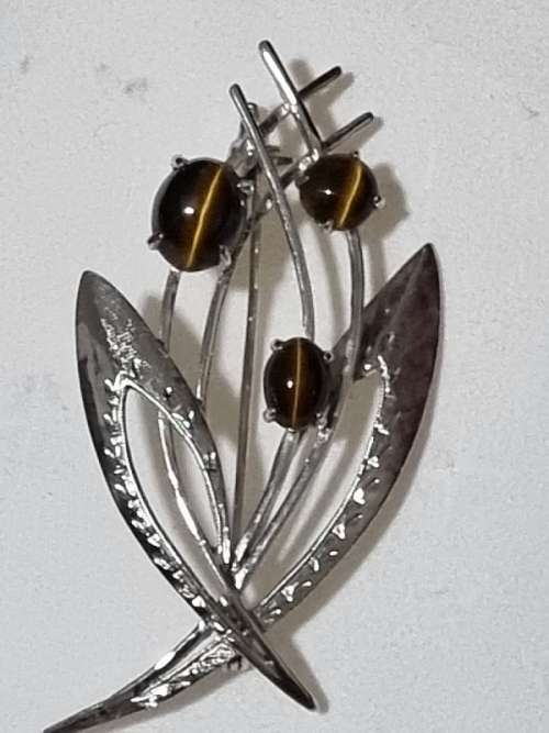 Beautiful Vintage Tiger Eye Brooch