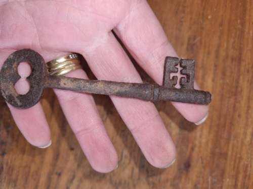 Vintage Key - Rusted  - 10.5cm
