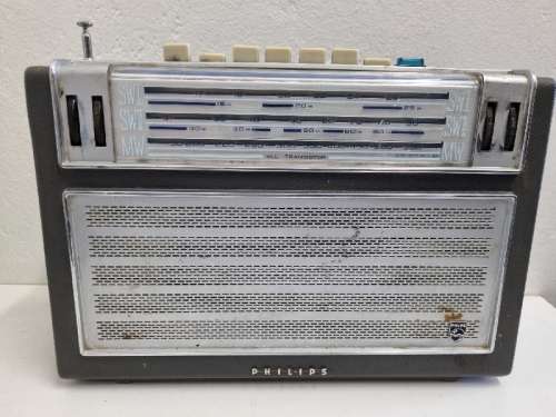 Vintage Philips Radio - Not tested - No handle