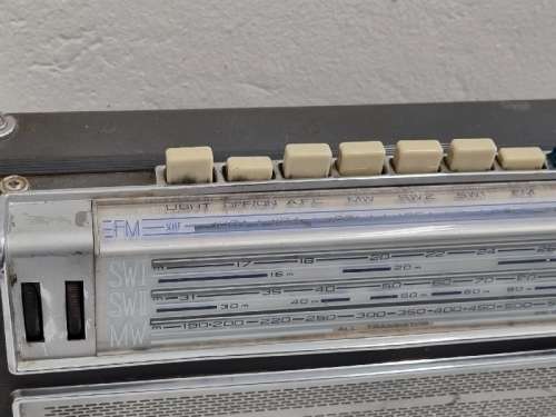 Vintage Philips Radio - Not tested - No handle