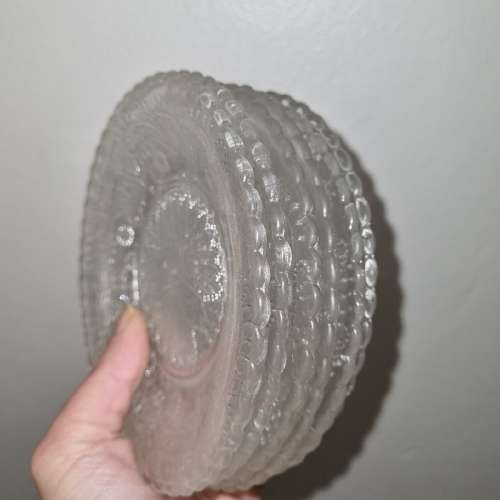 6 x Vintage Glass Plates with Peacock detail - Diameter 14cm each - Beautiful detail!