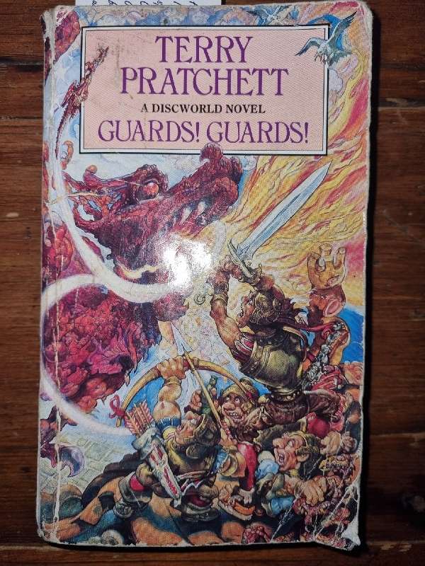 Terry Pratchett - Guards! Guards!