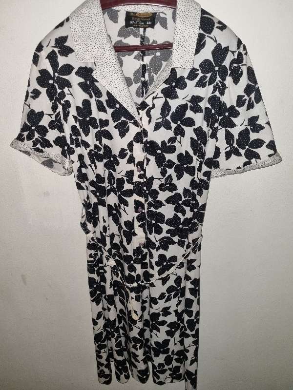 Vintage Black and White Dress - Size 22 1/2