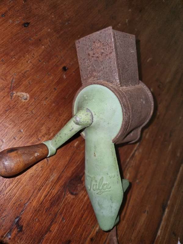 Tala Grater - Green - Vintage Kitchen Utensil