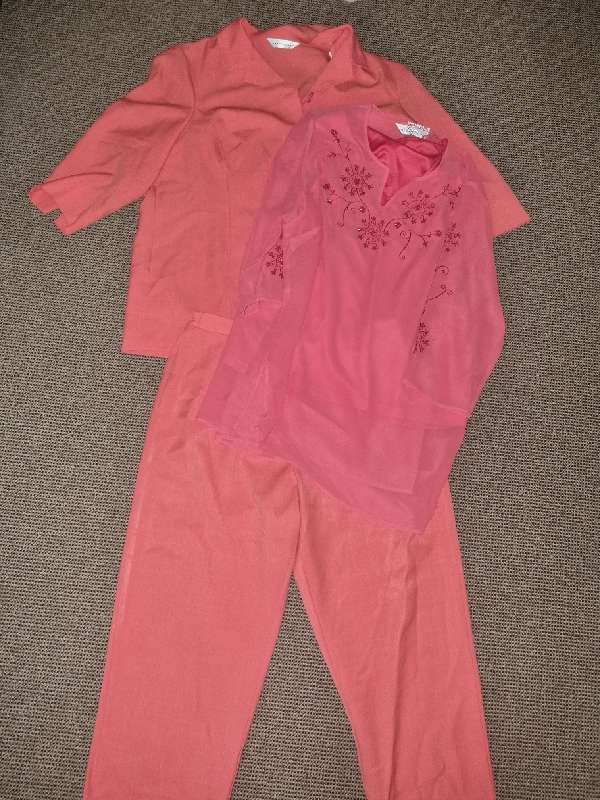 Donna Claire 4 Piece Set - Jacket, Pants, Shirt and Cami - Beautiful!!! Size XL
