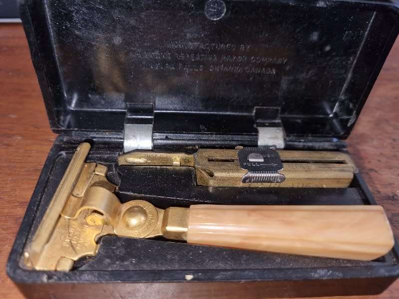 Vintage Schick Injector Razor - Canada - In Original Container