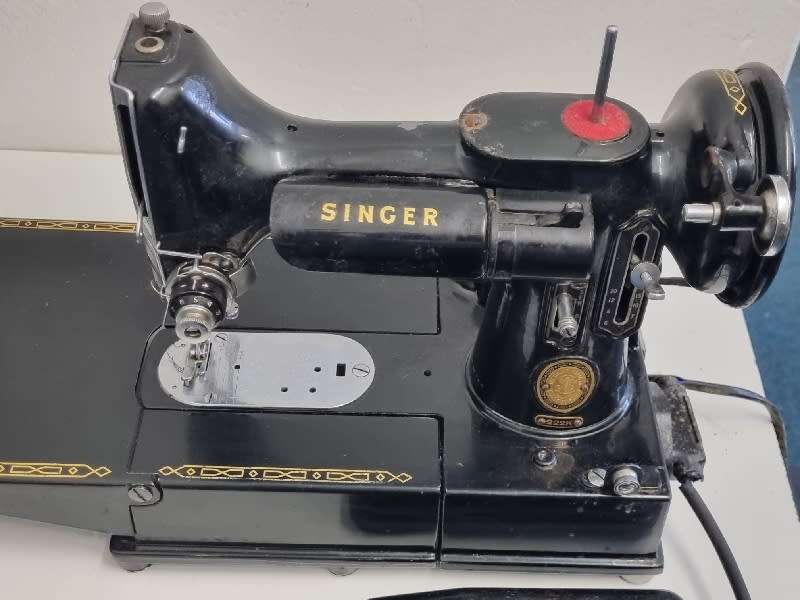 Vintage Singer 222K Sewing Machine in Box