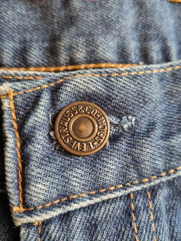 Levi Jeans - Size W36 L32 - Levi Strauss