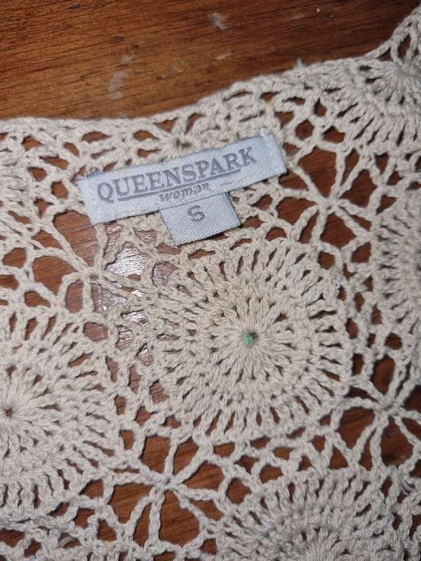 Queenspark Crochet cover top - Size S
