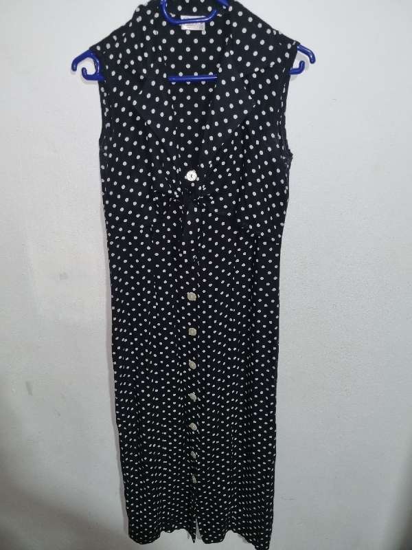 Beautiful Dotted Dress with Button and Front Tie Detail - Size 8 - Kelso