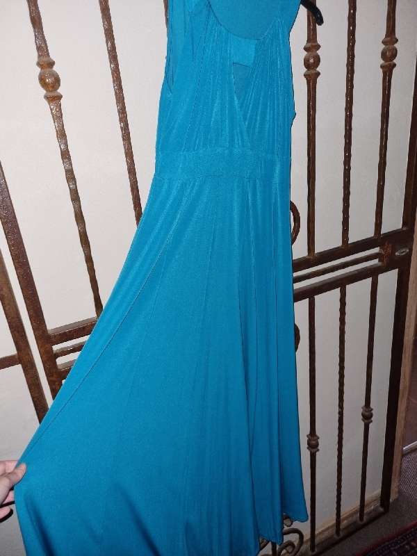 Beautiful Turqouise evening dress - Size 34 - Great fit!