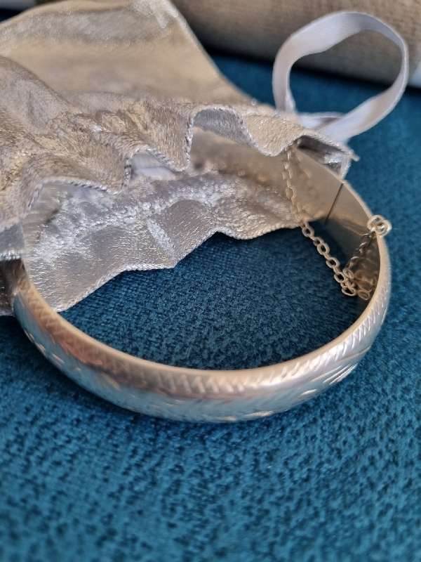 Beautiful Sterling Silver Engraved Hinged Bangle