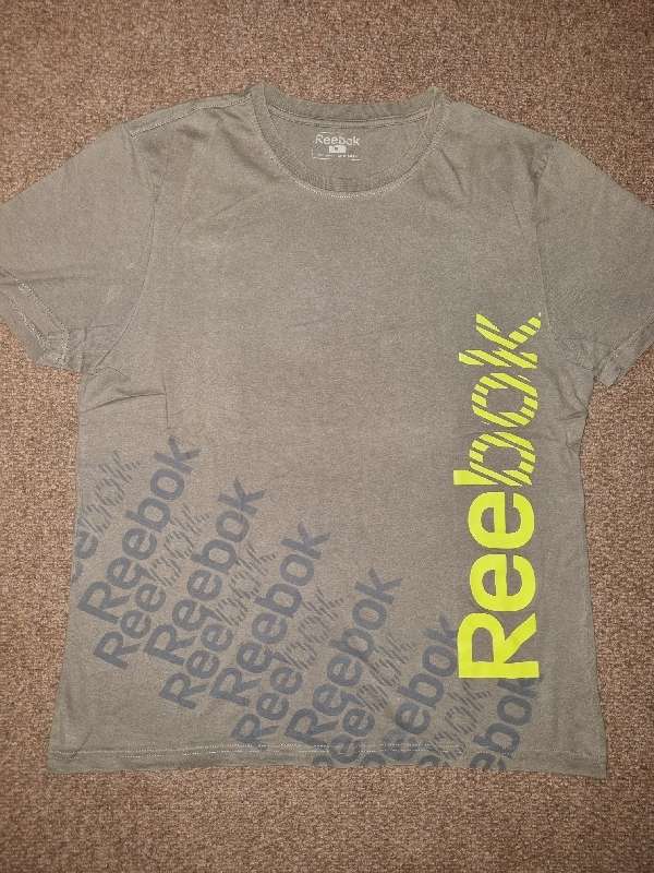 Reebok T-shirt - Size L