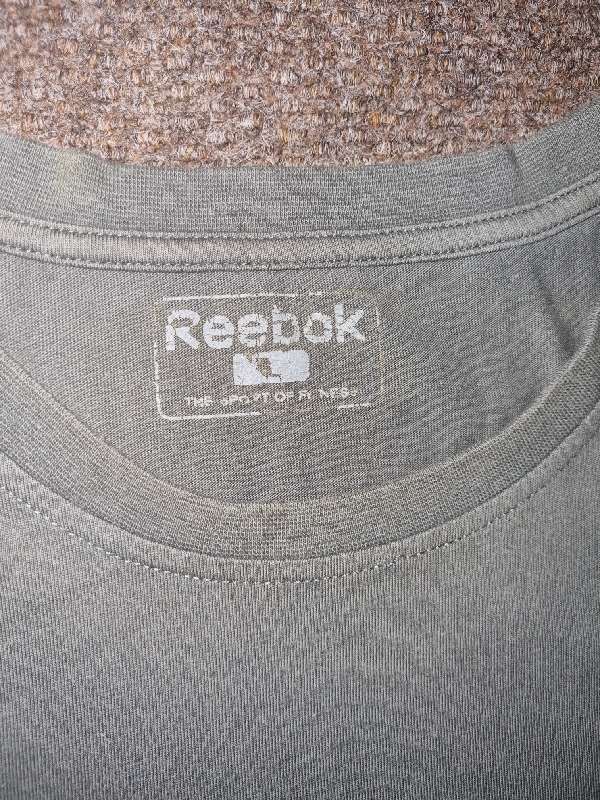 Reebok T-shirt - Size L