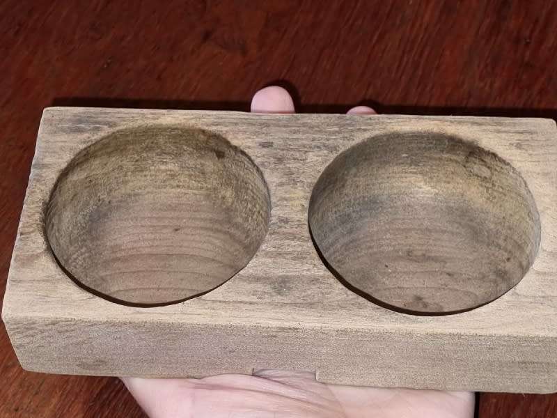 Beautiful Antique Wooden Coins Holder / Cash drawer
