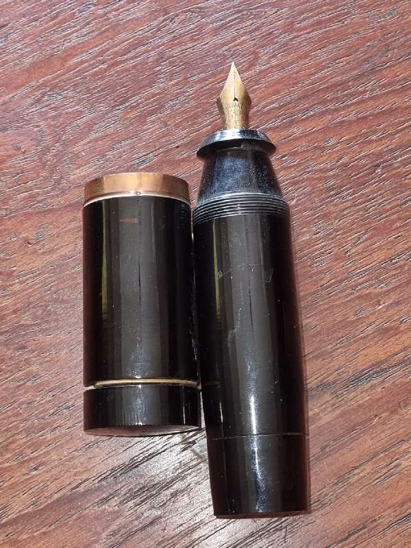 Rare Vintage Jumbo Oversized Fountain Pen with 14kt gold-plated nib