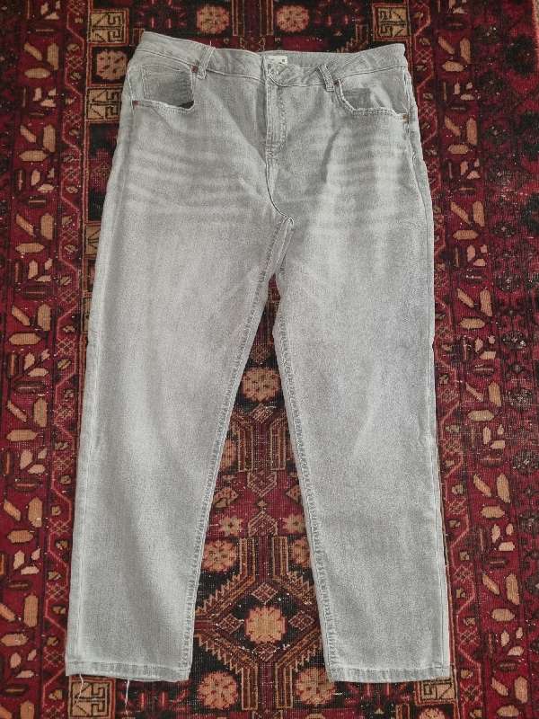 RE Woolworths Jeans - Boyfriend Low Rise - Size 16