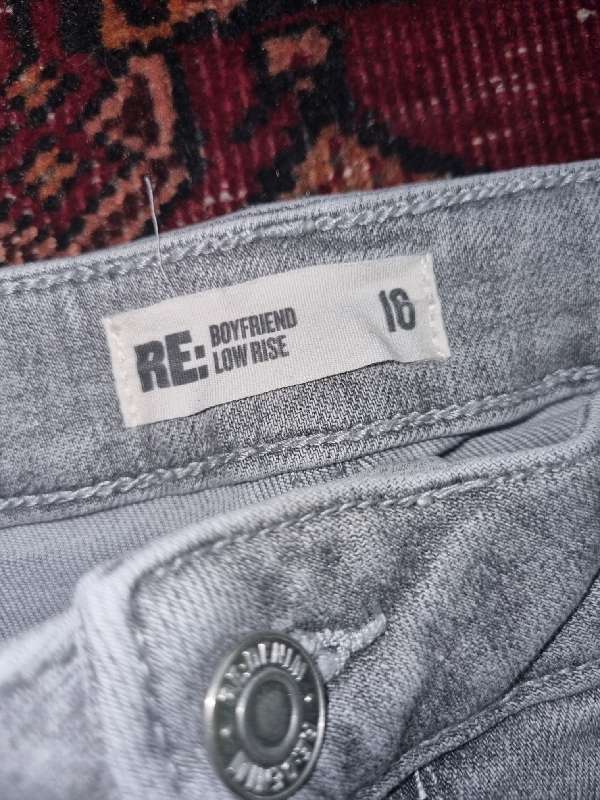 RE Woolworths Jeans - Boyfriend Low Rise - Size 16