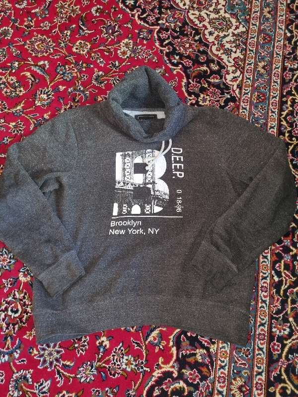Grey Sweater / Tracksuit top - Size M