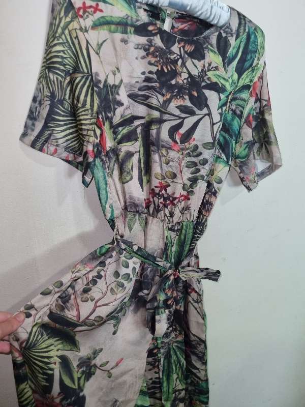 Jumpsuit with pockets and belt from Heartstuff - Size M