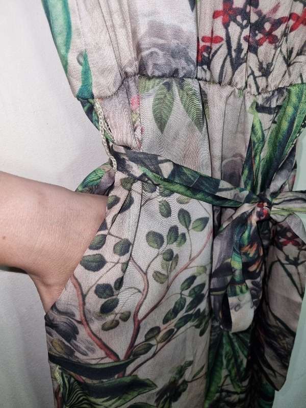 Jumpsuit with pockets and belt from Heartstuff - Size M
