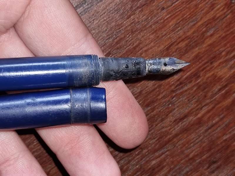 Vintage Fountain Pen - See pictures