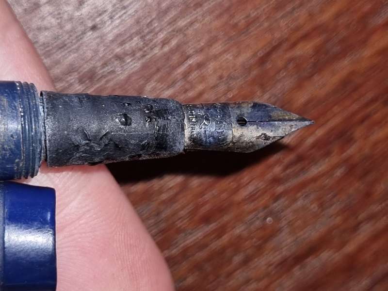 Vintage Fountain Pen - See pictures