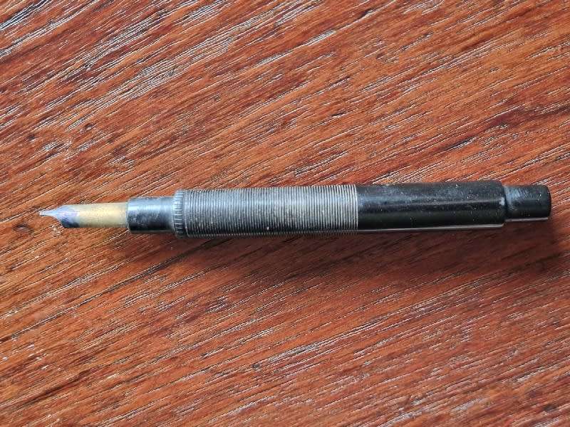 Vintage Fountain Pen - The Secretary - Made in Great Britain - No lid