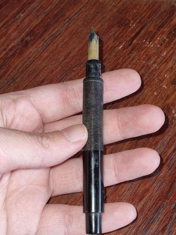 Vintage Fountain Pen - The Secretary - Made in Great Britain - No lid