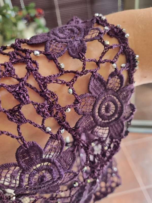 Beautiful Maroon top with crochet and beads detail - Size S - 100% Cotton