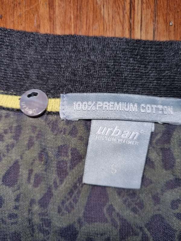 Grey Knitwear with beautiful Lime detail on the back - Size S - 100% Premium Cotton - Brand - Urban