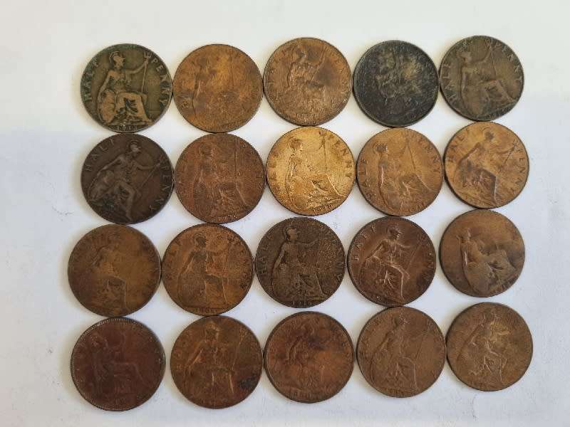 20 x Half penny coins - Great Brittian