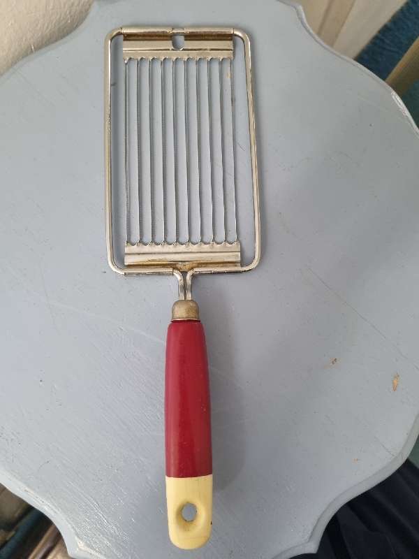Vintage Skyline Tomato Peeler with red wooden handle - Made in England