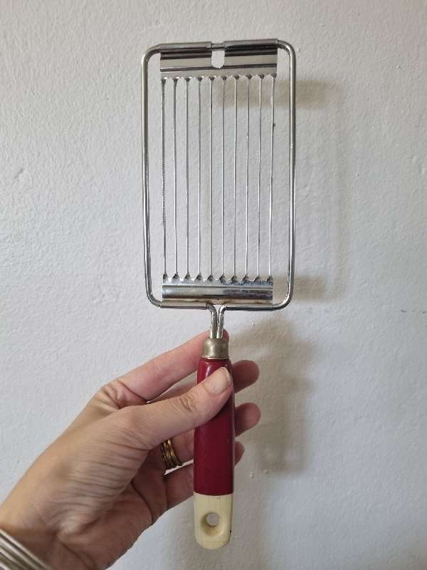Vintage Skyline Tomato Peeler with red wooden handle - Made in England