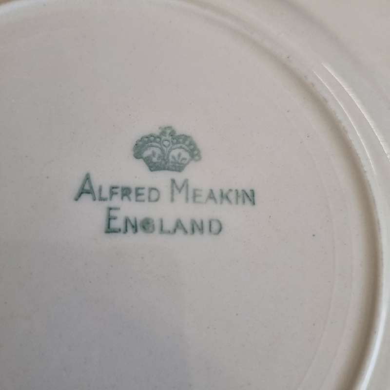 Vintage Alfred Meakin Side Plate / Cake Plate - Diameter 17.5cm
