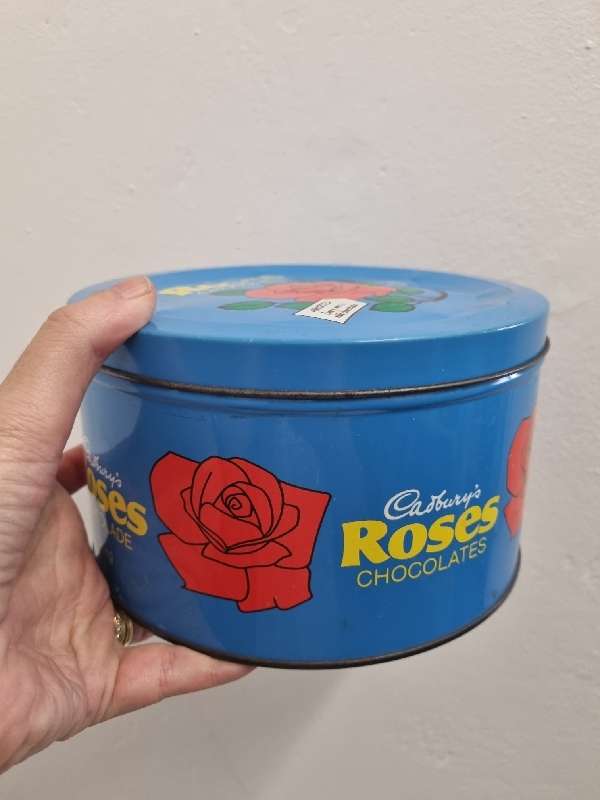 Cadbury Roses Tin